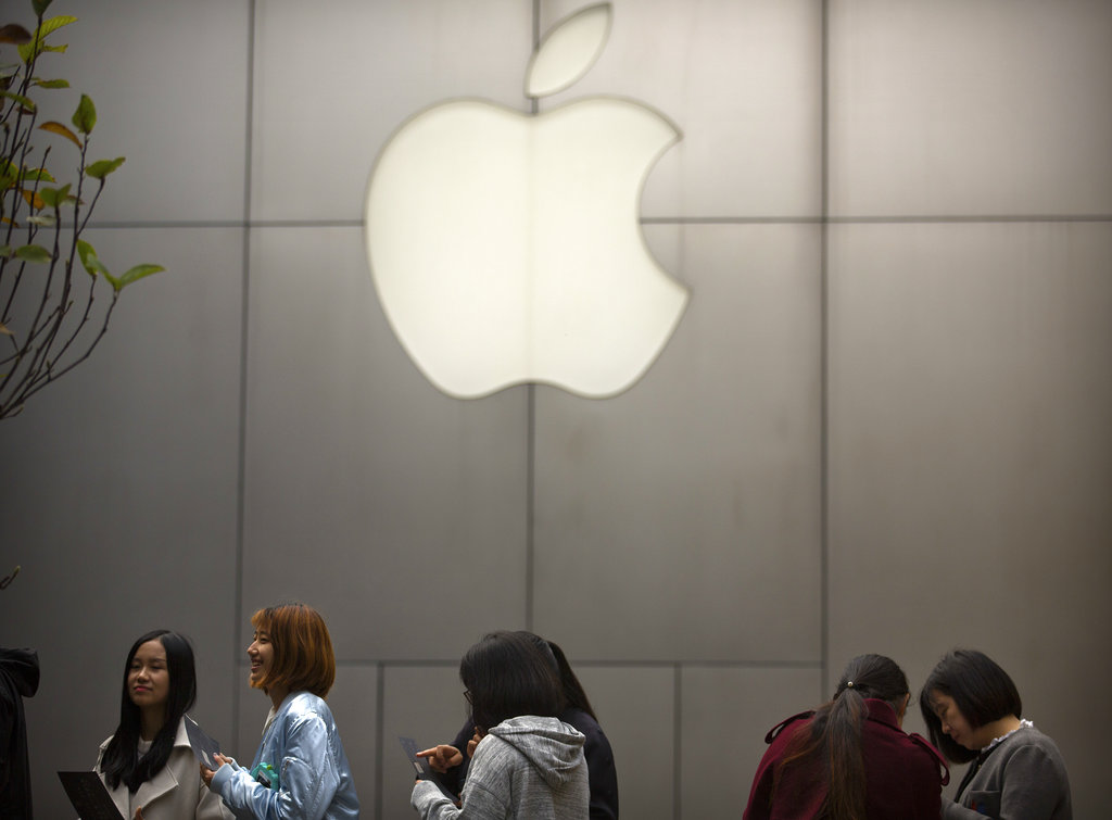 Apple banks on tax break to build 2nd campus, hire 20,000