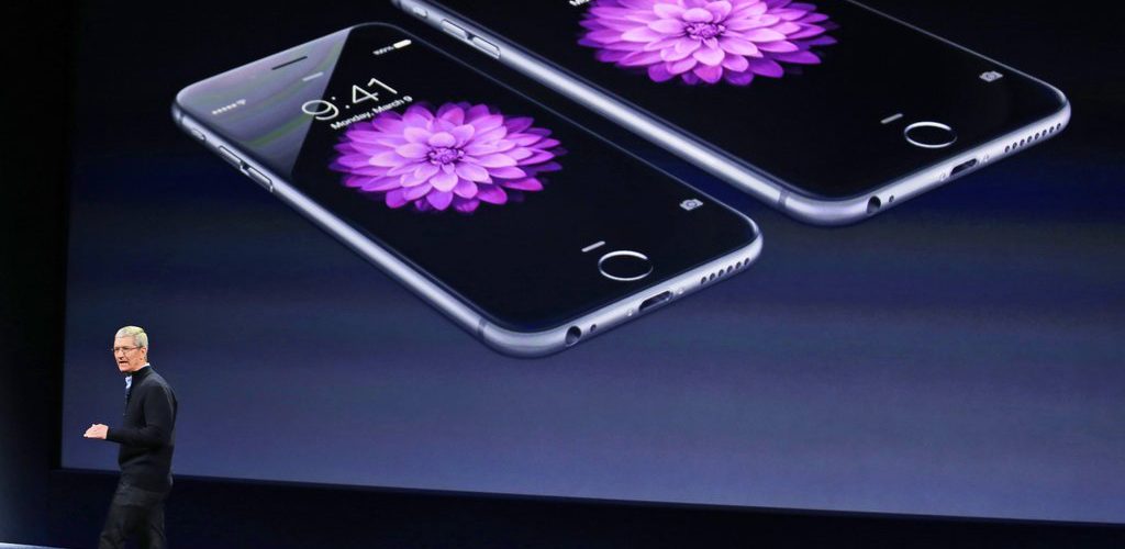 DOJ, SEC probe Apple for slowing older iPhones