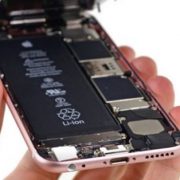 Apple mulls refunds for battery replacement on old iPhones