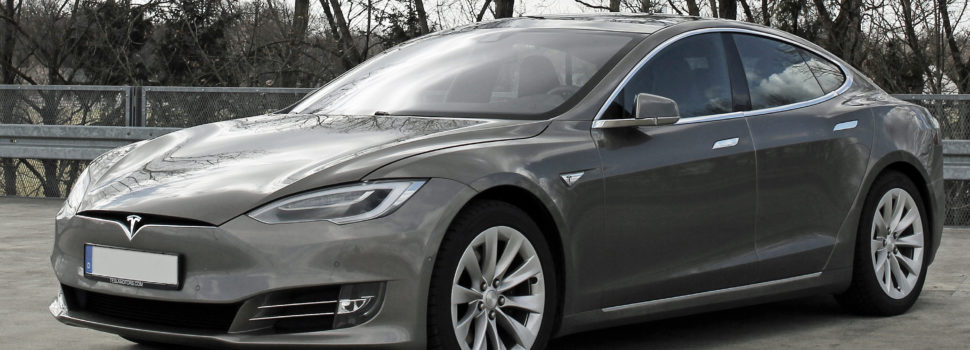 Tesla Model S Crashes While Using Autopilot… Again