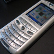 Tech Throwback: Motorola E1 Rokr, The First iPhone