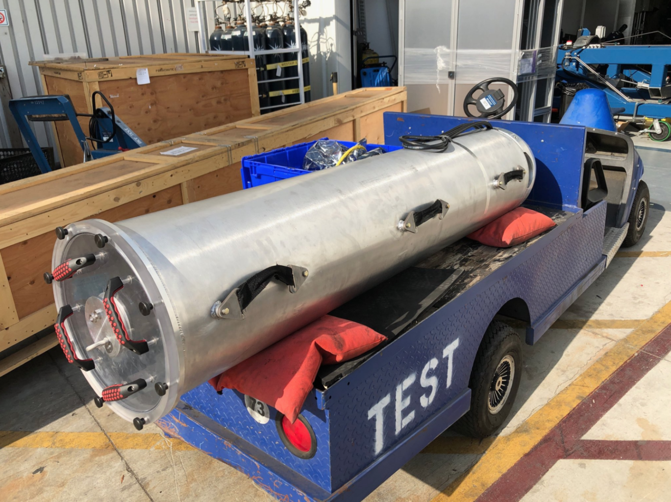 Elon Musk Creates Small Submarine to Helped Trapped Thailand Kids