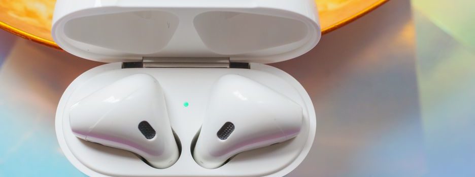 Apple’s AirPods 2