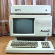 Tech Throwback: The Apple Lisa