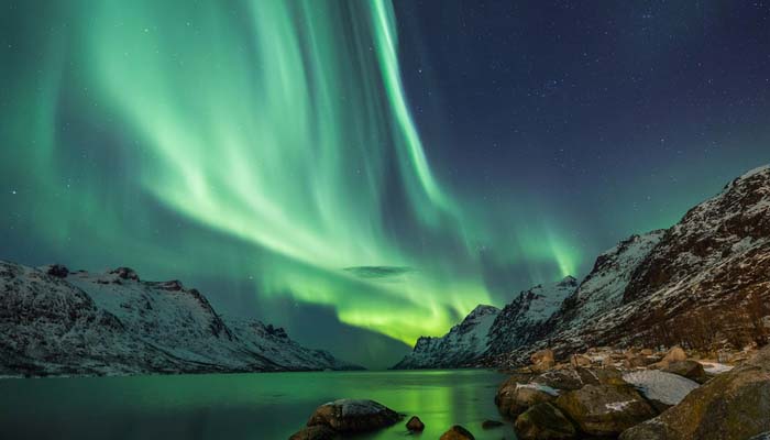Take a Unique Winter Vacation with a Northern Lights Tour