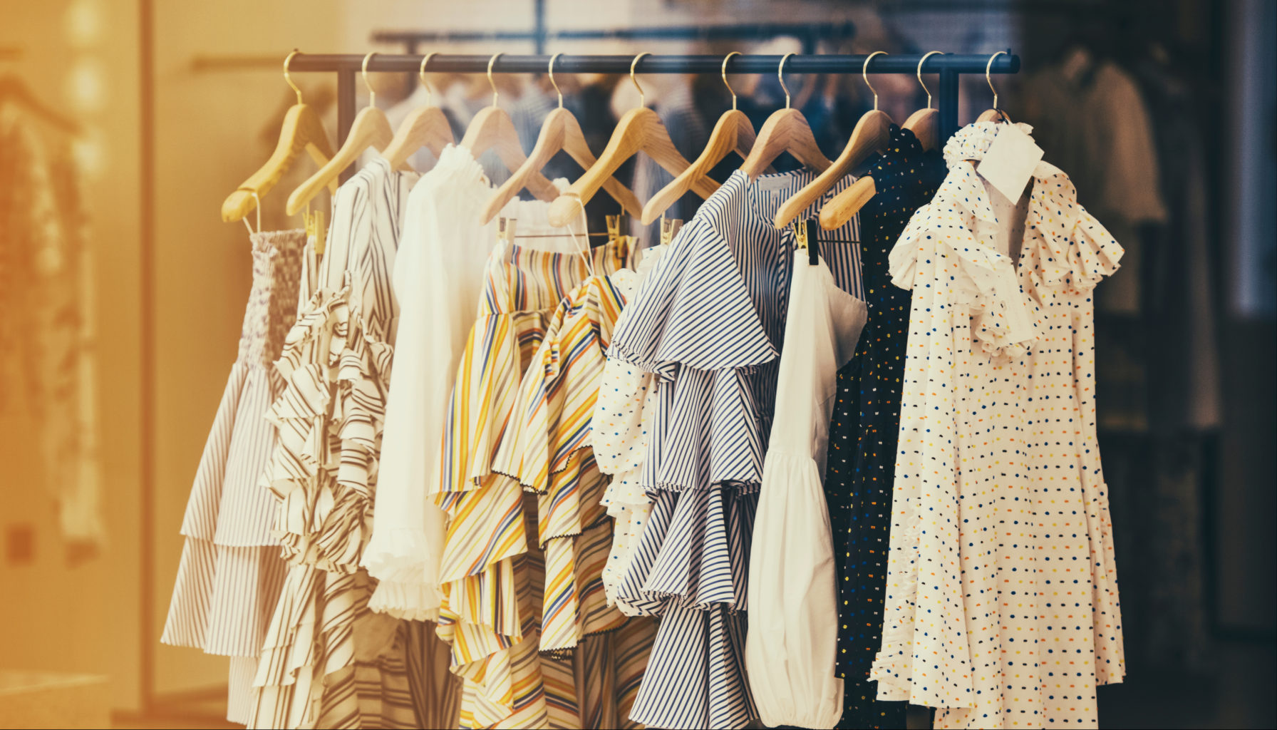 She NEVER Repeats Outfits, Here’s Her Secret: